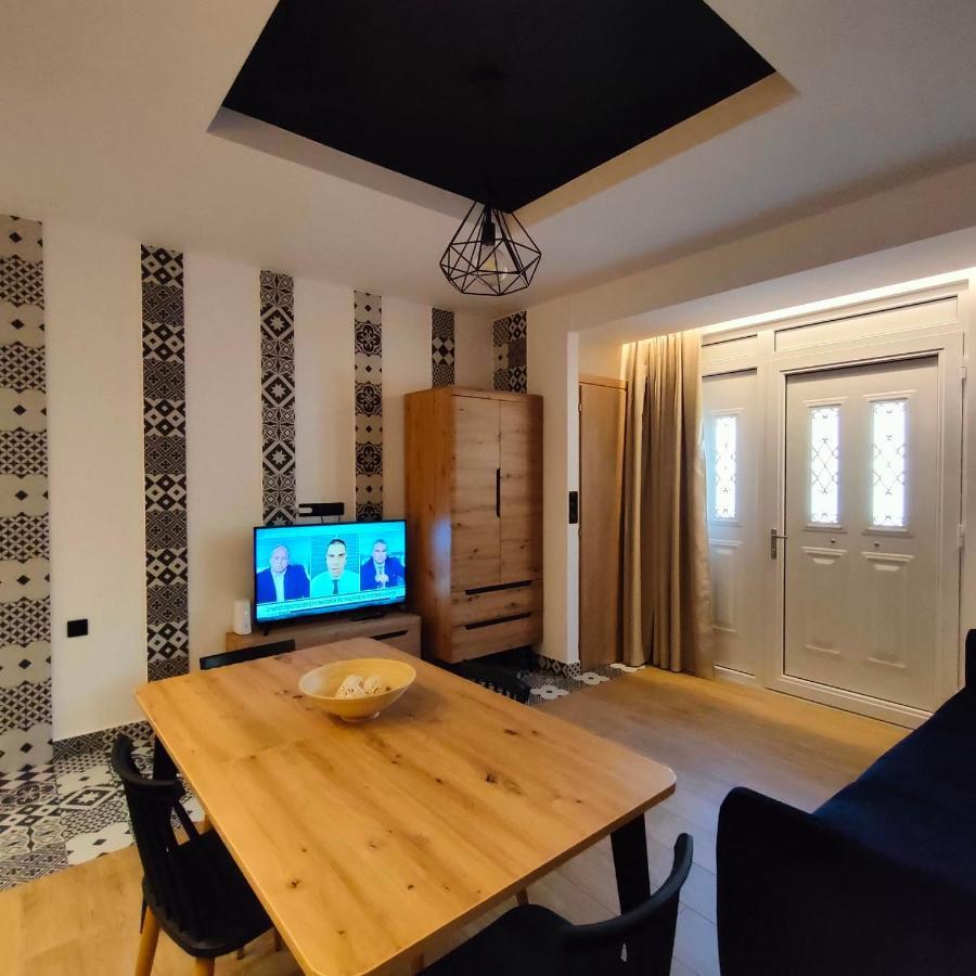 Gekas Premiun City Center Apartment Kalampáka Buitenkant foto