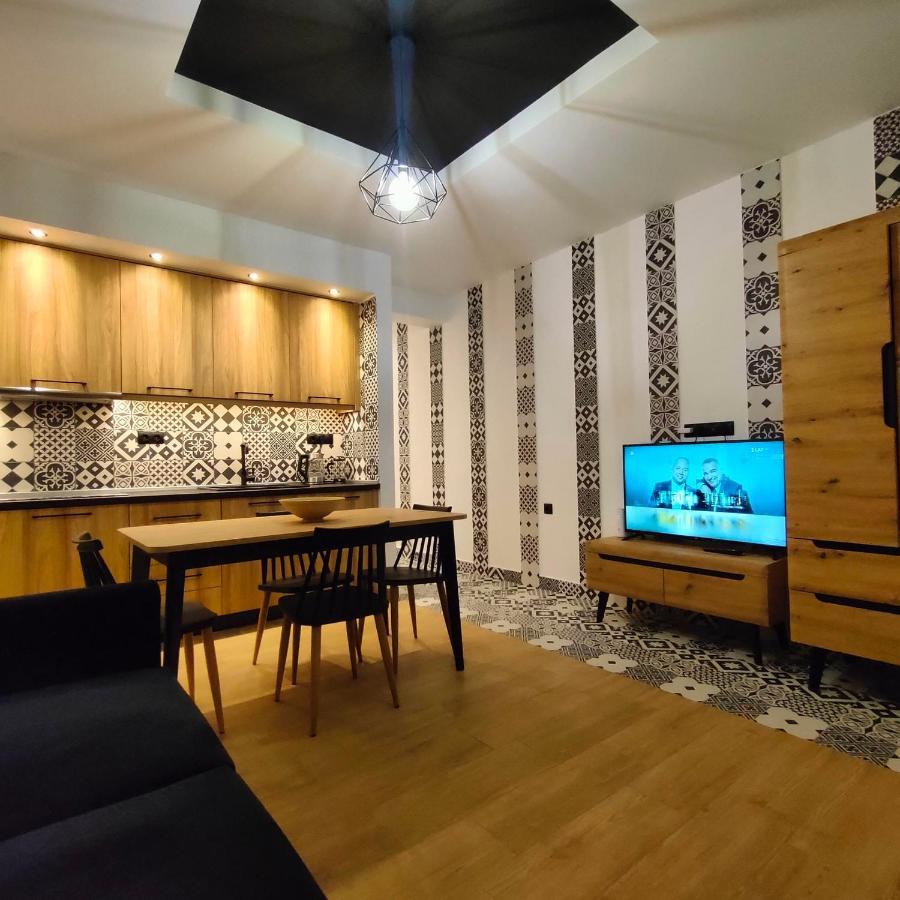Gekas Premiun City Center Apartment Kalampáka Buitenkant foto